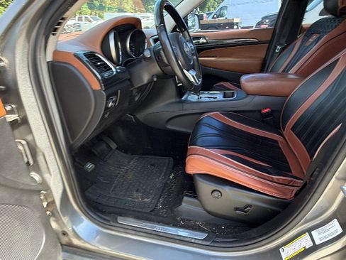Used 2012 Jeep Grand Cherokee Overland Summit RWD image 17