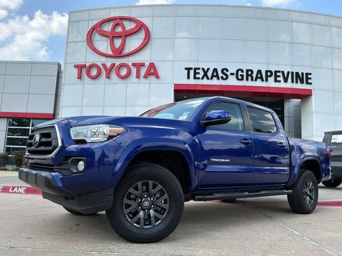 Used 2023 Toyota Tacoma SR5 AWD/4WD image 2