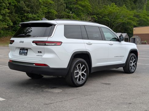 Used 2025 Jeep Grand Cherokee L Limited w/ Luxury Tech Group II RWD image 10