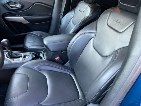 Used 2018 Jeep Cherokee Limited AWD/4WD image 17
