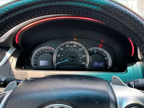 Used 2012 Toyota Camry SE FWD image 2