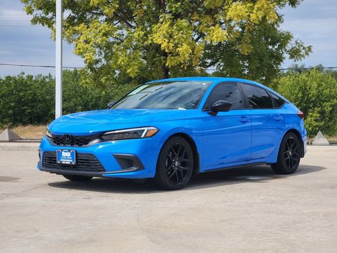 Used 2024 Honda Civic Sport image 3