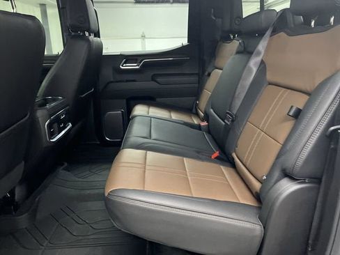 Certified 2024 Chevrolet Silverado 1500 High Country w/ Technology Package AWD/4WD image 24