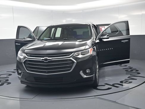 Used 2021 Chevrolet Traverse Premier AWD/4WD image 26