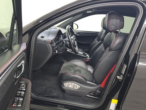 Used 2024 Porsche Macan GTS AWD/4WD image 5