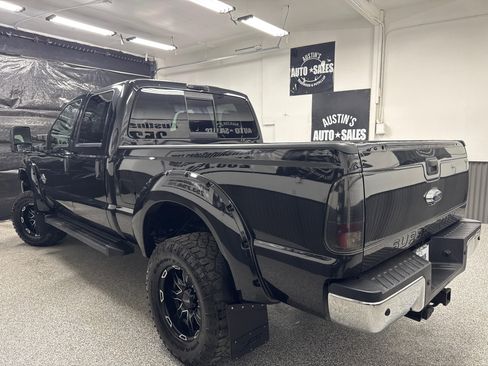 Used 2013 Ford F350 Lariat w/ Lariat Chrome Pkg image 3