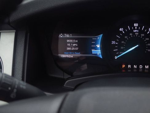 Used 2016 Ford Expedition XLT w/ Equipment Group 202A AWD/4WD image 9