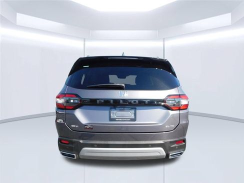 Used 2023 Honda Pilot Elite image 4