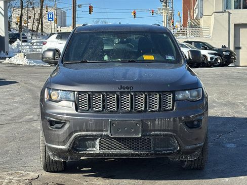 Used 2019 Jeep Grand Cherokee Altitude image 2