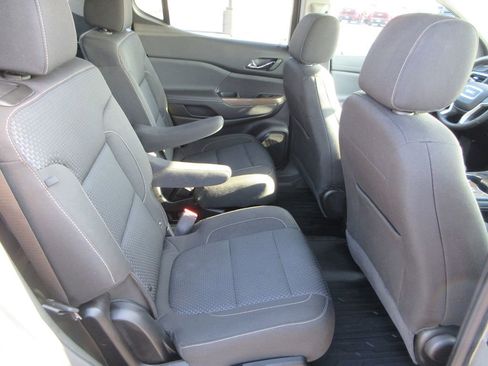 Used 2023 GMC Acadia SLE w/ Driver Convenience Package image 18