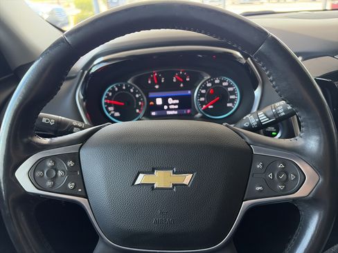 Used 2021 Chevrolet Traverse Premier FWD image 19