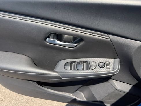 Used 2025 Nissan Sentra SV FWD image 15