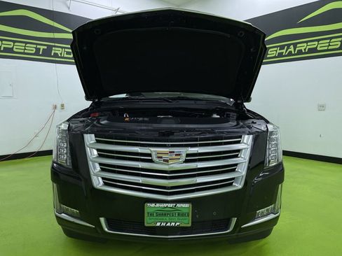 Used 2020 Cadillac Escalade Platinum image 4