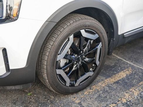 Used 2023 Kia Telluride S w/ S Sunroof Package image 9