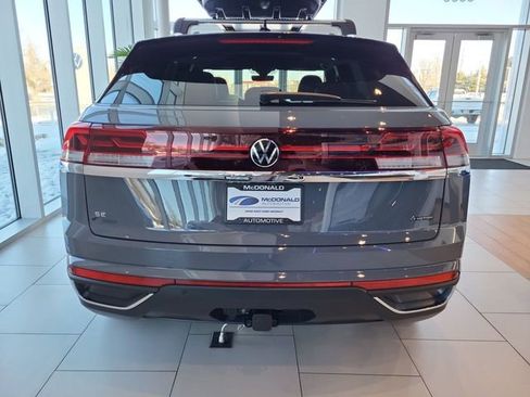 New 2026 Volkswagen Atlas Cross Sport SE image 7