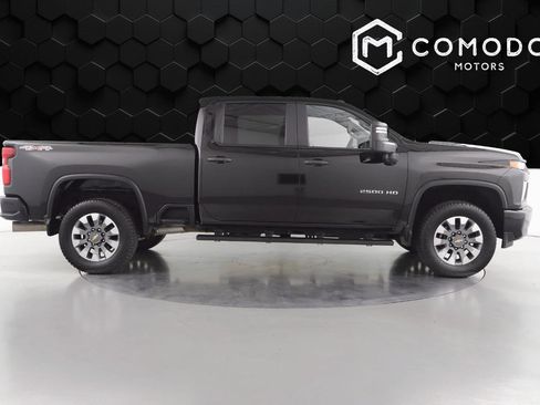 Used 2022 Chevrolet Silverado 2500 Custom w/ Custom Value Package AWD/4WD image 2