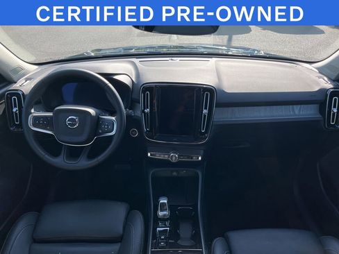 Certified 2025 Volvo XC40 B5 Plus AWD/4WD image 22