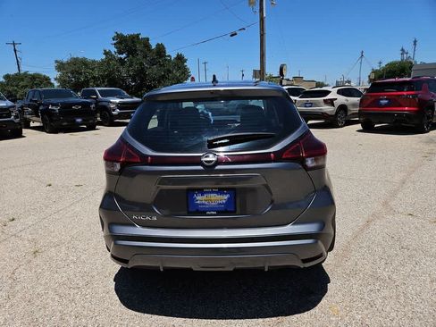 Used 2023 Nissan Kicks S FWD image 7