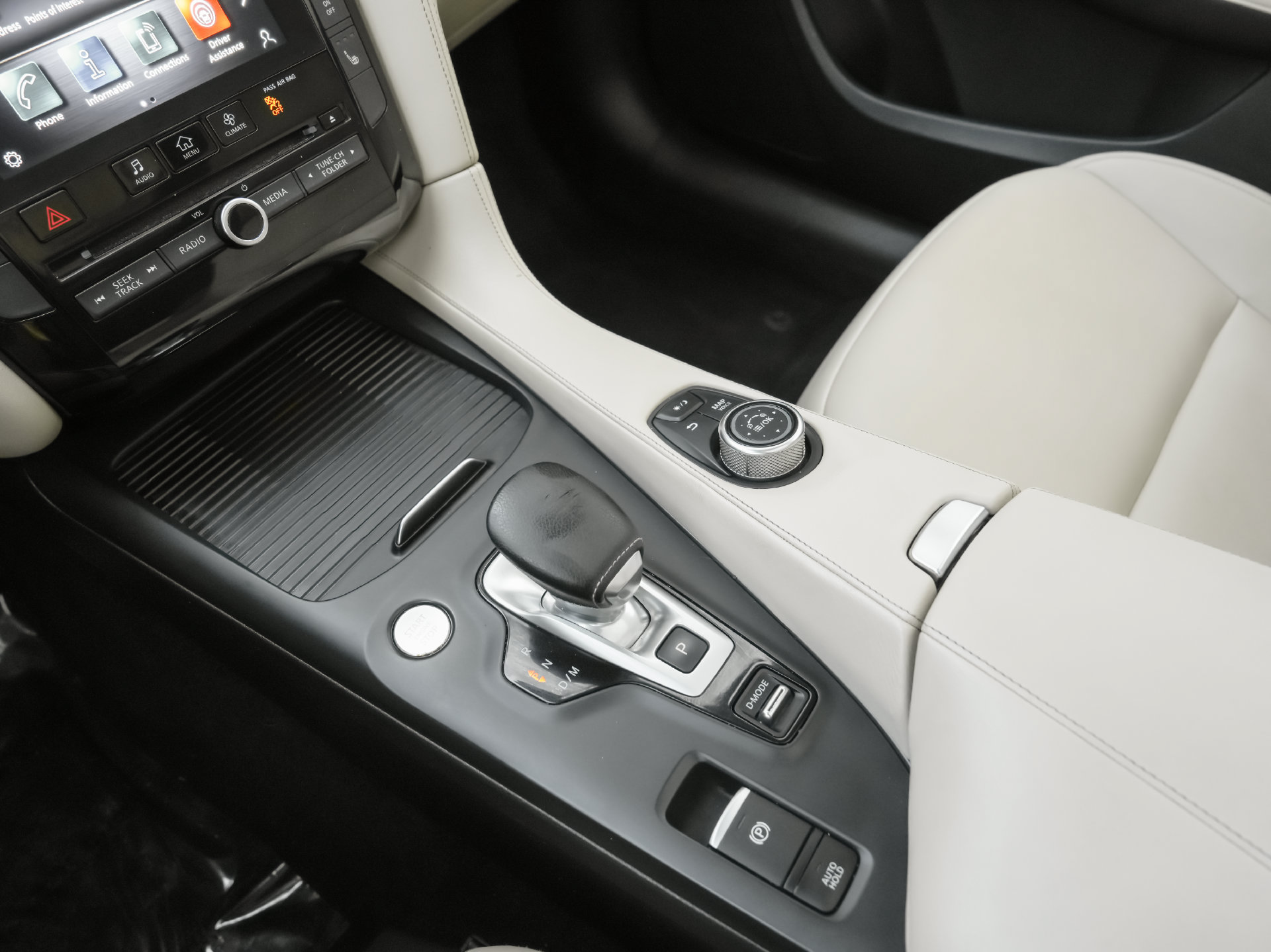 Used 2020 INFINITI QX50 Luxe w/ Navigation Package FWD image 9