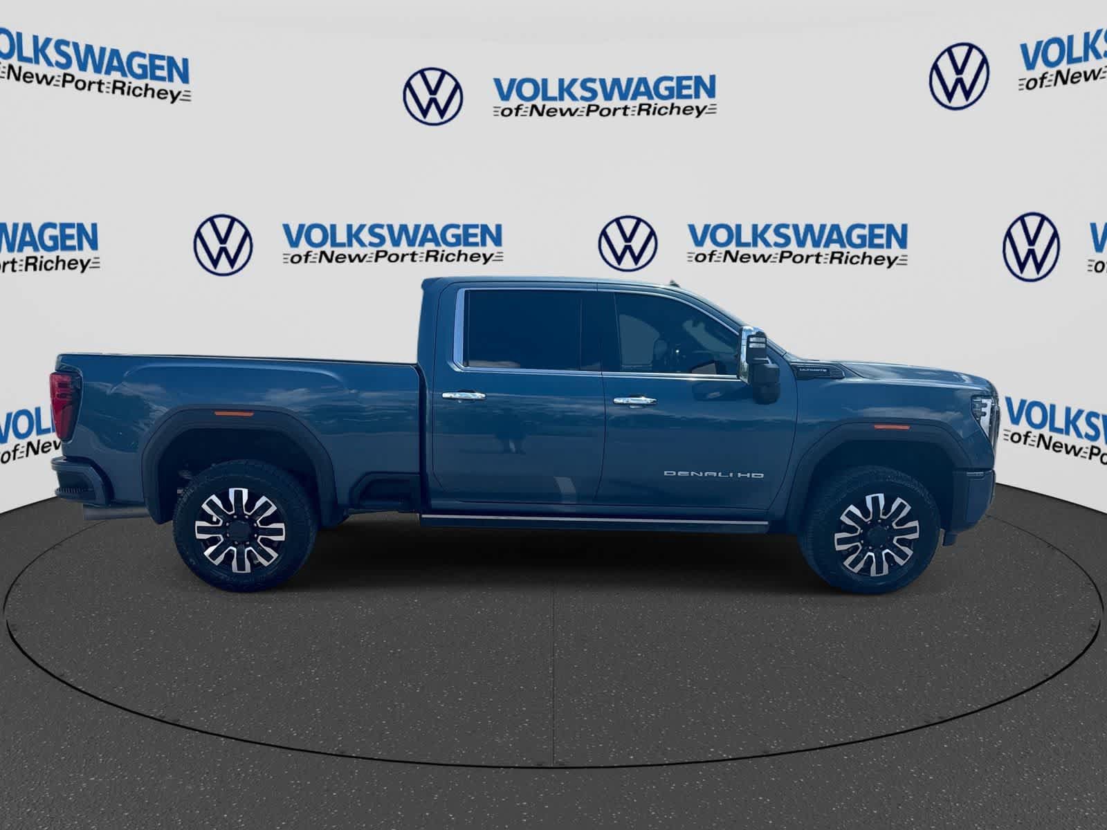 Used 2024 GMC Sierra 3500 Denali Ultimate AWD/4WD image 15