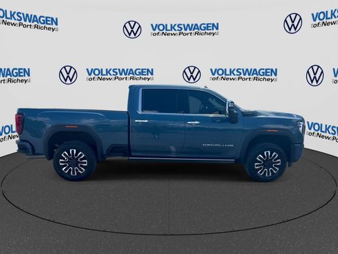 Used 2024 GMC Sierra 3500 Denali Ultimate AWD/4WD image 15