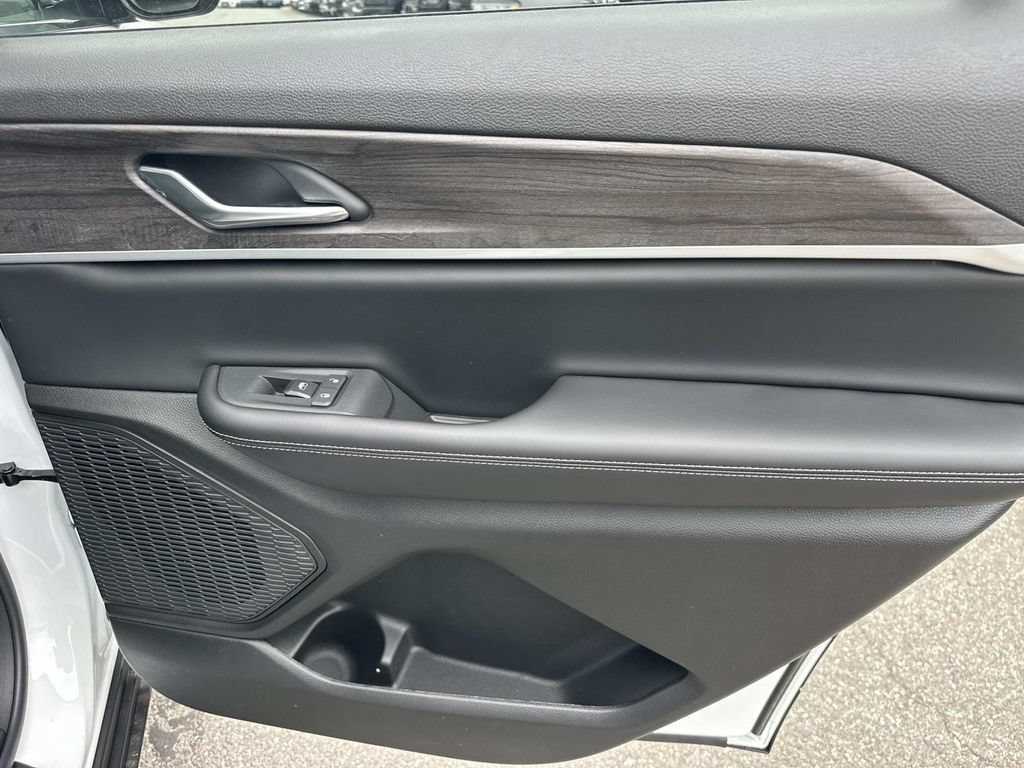 New 2026 Jeep Grand Cherokee L 4WD image 15