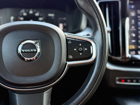 Used 2019 Volvo XC60 T5 Momentum w/ Premium Package AWD/4WD image 28