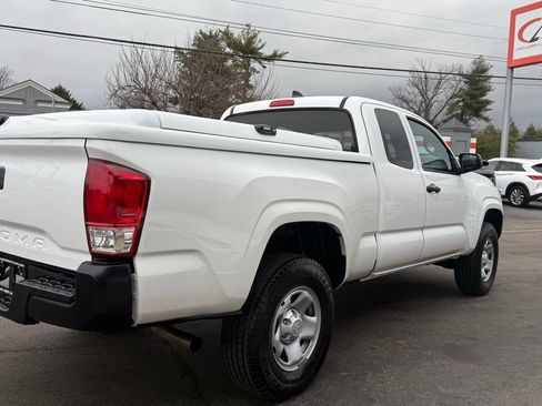 Used 2020 Toyota Tacoma SR image 9