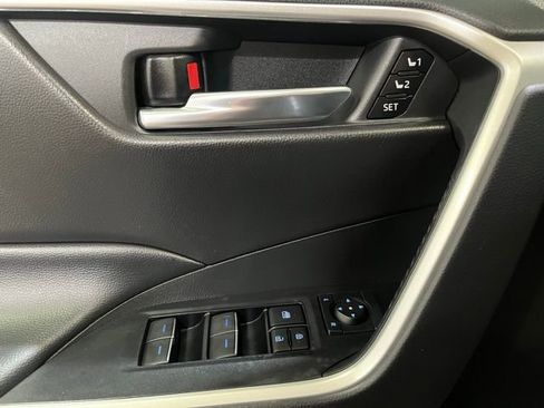Certified 2022 Toyota RAV4 XLE Premium AWD/4WD image 14