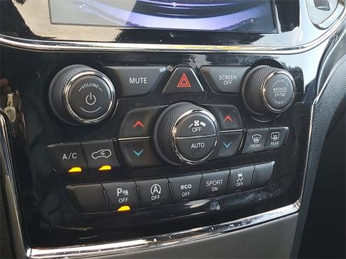 Used 2020 Jeep Grand Cherokee Limited image 27