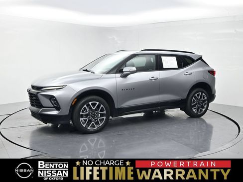 Used 2025 Chevrolet Blazer RS FWD image 1