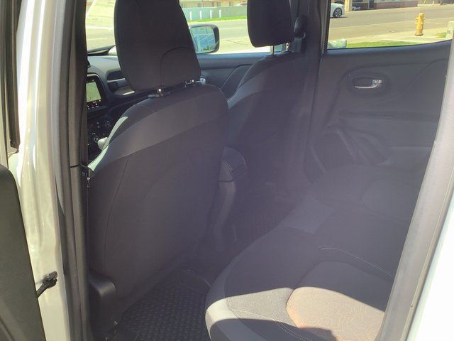 Used 2023 Jeep Renegade Latitude AWD/4WD image 21