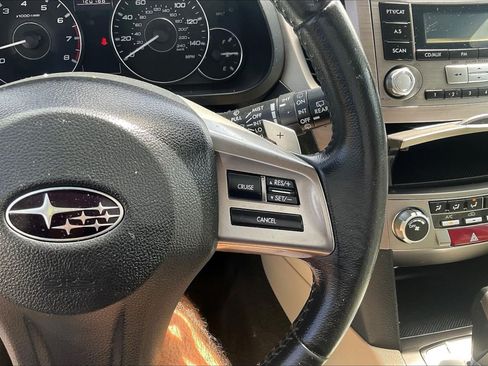 Used 2012 Subaru Outback 2.5i Premium w/ All-Weather Pkg AWD/4WD image 12