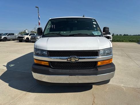 Used 2021 Chevrolet Express 2500 w/ Driver Convenience Package RWD image 21