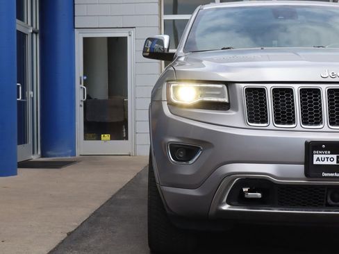 Used 2014 Jeep Grand Cherokee Overland AWD/4WD image 27