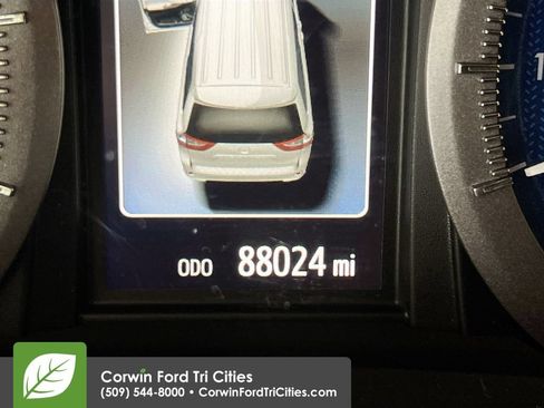 Used 2018 Toyota Sienna LE FWD image 2