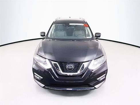 Used 2019 Nissan Rogue SV w/ Premium Package AWD/4WD image 13