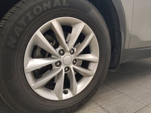 Used 2018 Kia Sorento LX image 31