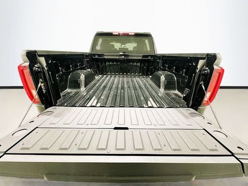 New 2026 GMC Sierra 1500 SLT w/ SLT Convenience Package RWD image 27