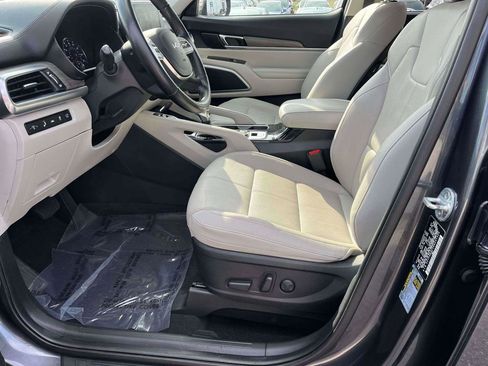 Used 2022 Kia Telluride EX image 17