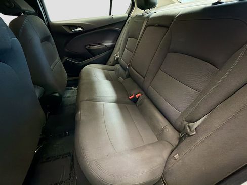 Used 2018 Chevrolet Cruze LT image 13