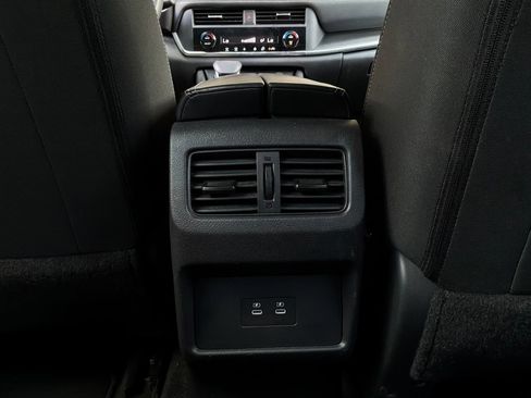 Used 2025 Nissan Rogue SV FWD image 12