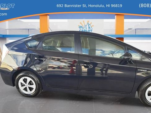 Used 2014 Toyota Prius One FWD image 6