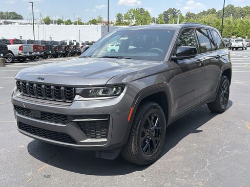 New 2026 Jeep Grand Cherokee Altitude AWD/4WD image 3