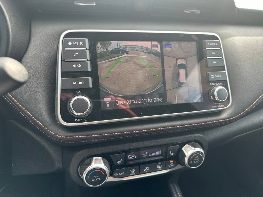 Used 2020 Nissan Kicks SR w/ SR Premium Package FWD image 12