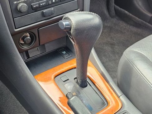 Used 2002 Toyota Solara SE FWD image 34