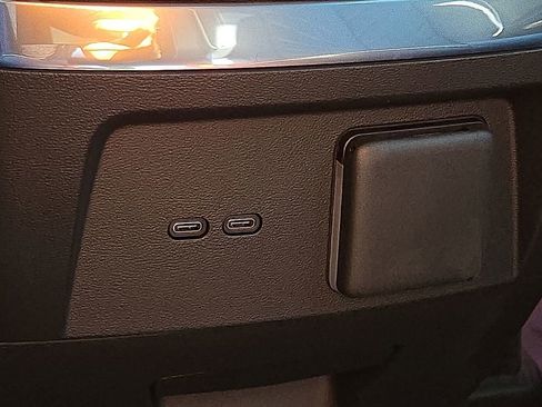 New 2026 Cadillac Vistiq Premium Luxury w/ LPO, Floor Liner Package image 18