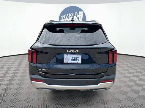 Certified 2024 Kia Sorento S FWD image 7