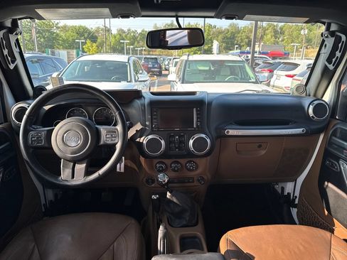 Used 2013 Jeep Wrangler Unlimited Sahara w/ Connectivity Group AWD/4WD image 24
