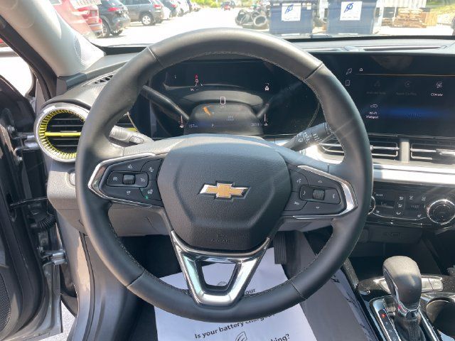 Used 2026 Chevrolet Trax LT w/ Driver Confidence Package FWD image 25